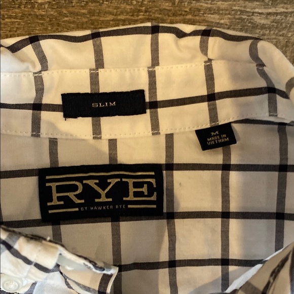 Blue and White Casual Button Down Shirt with Classic Check Pattern - Picture 2 of 6